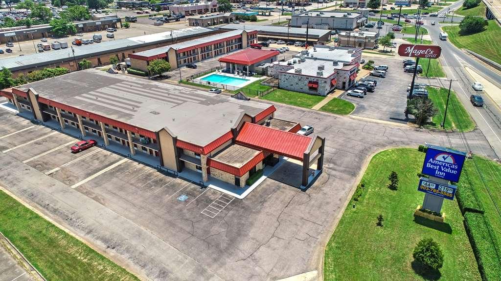 Americas Best Value Inn Париж Екстер'єр фото