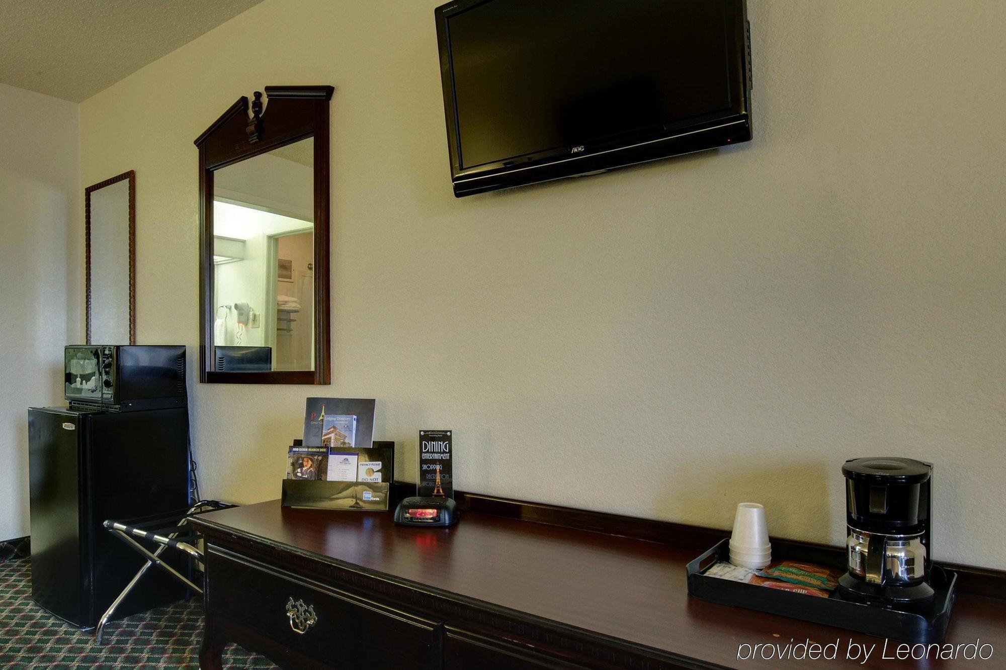 Americas Best Value Inn Париж Екстер'єр фото