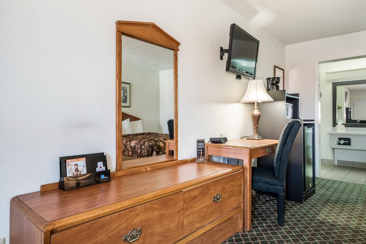 Americas Best Value Inn Париж Екстер'єр фото