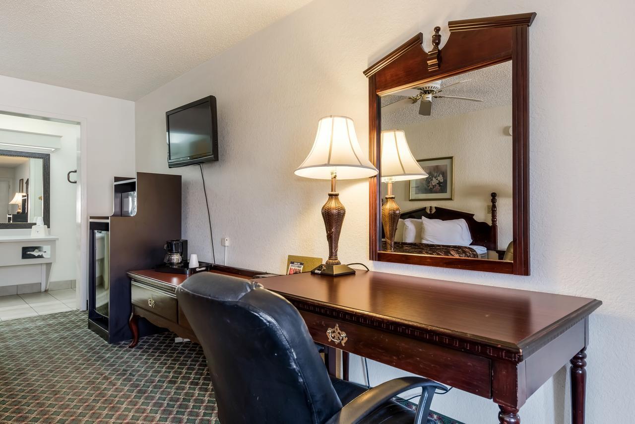 Americas Best Value Inn Париж Екстер'єр фото