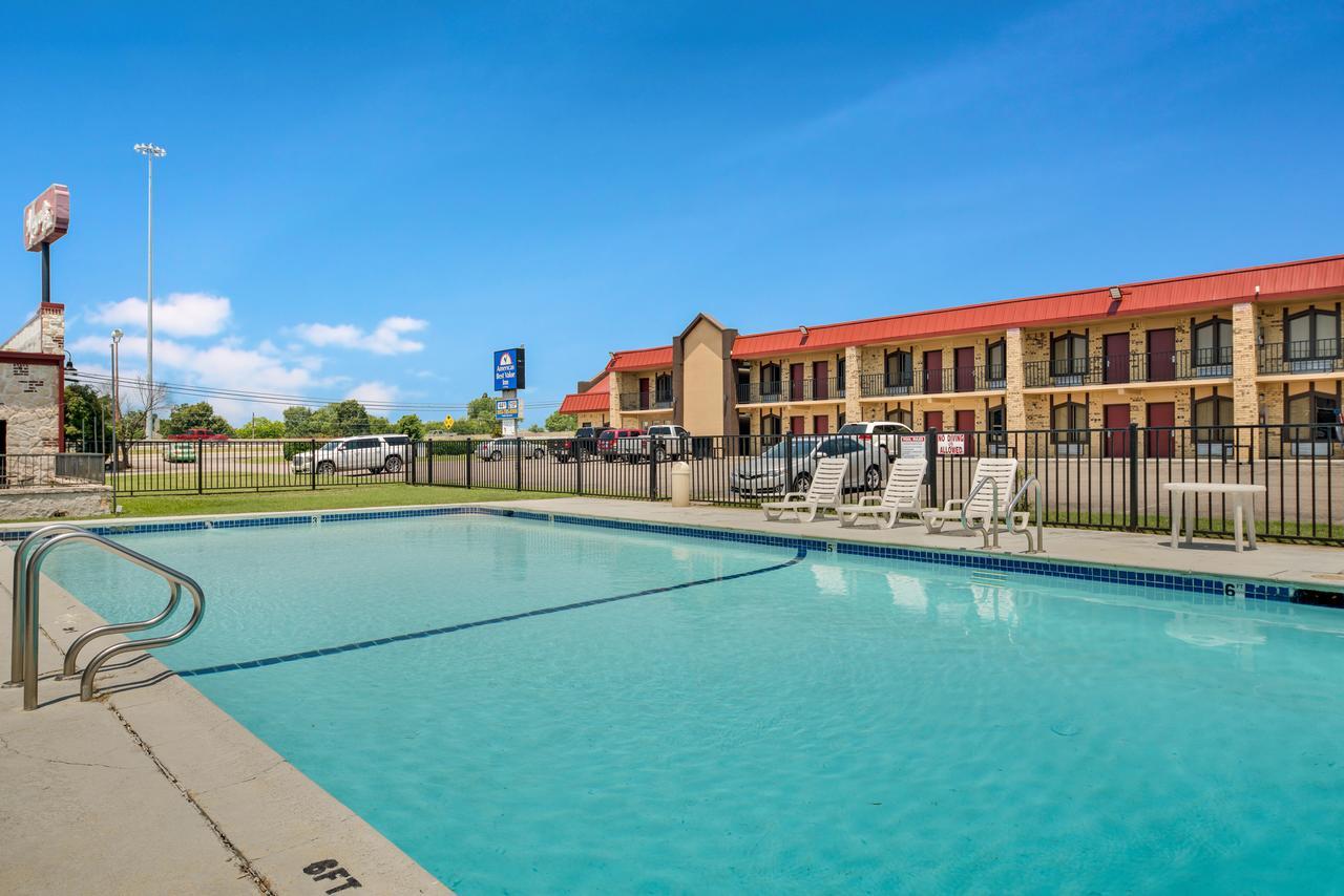 Americas Best Value Inn Париж Екстер'єр фото