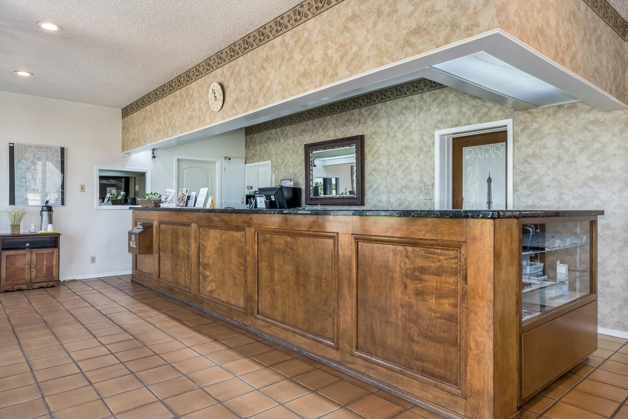 Americas Best Value Inn Париж Екстер'єр фото